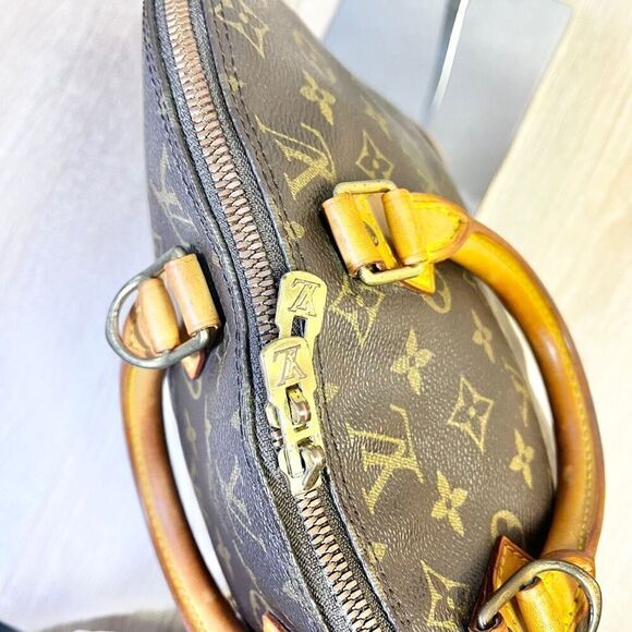 Louis Vuitton Monogram Alma Bag Satchel - Picture 8 of 16